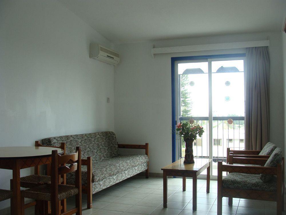 Aphelandra Hotel Apartments Ayia Napa Exterior foto