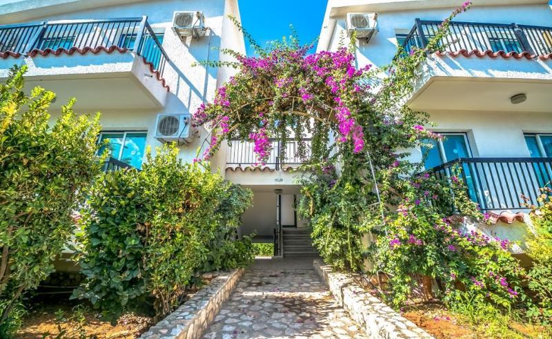 Aphelandra Hotel Apartments Ayia Napa Exterior foto